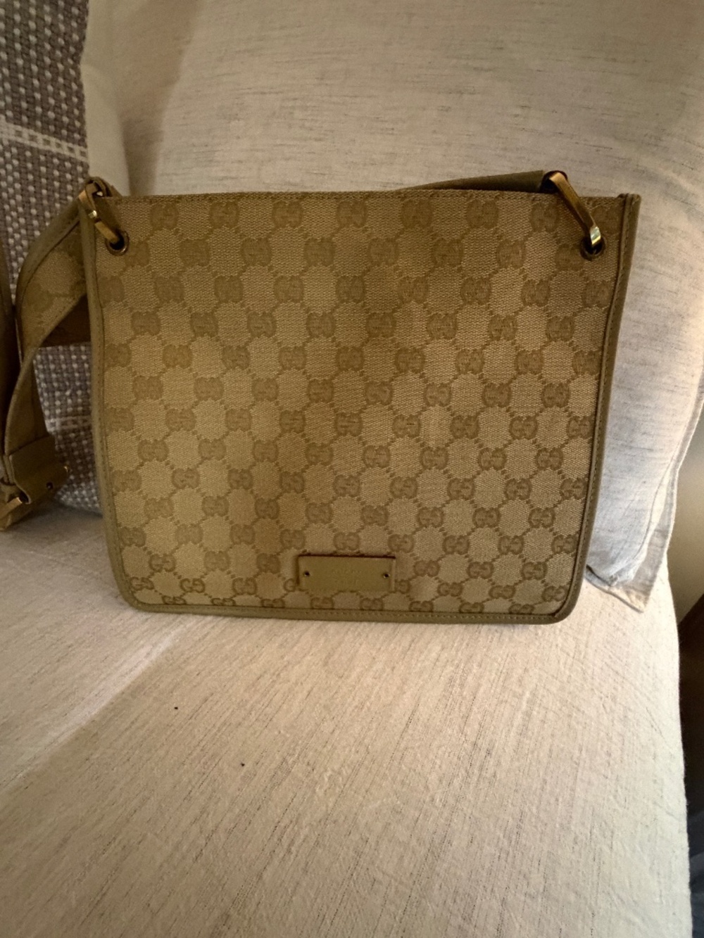 Authentic Gucci Beige GG Canvas Flat Crossbody Messenger Bag
